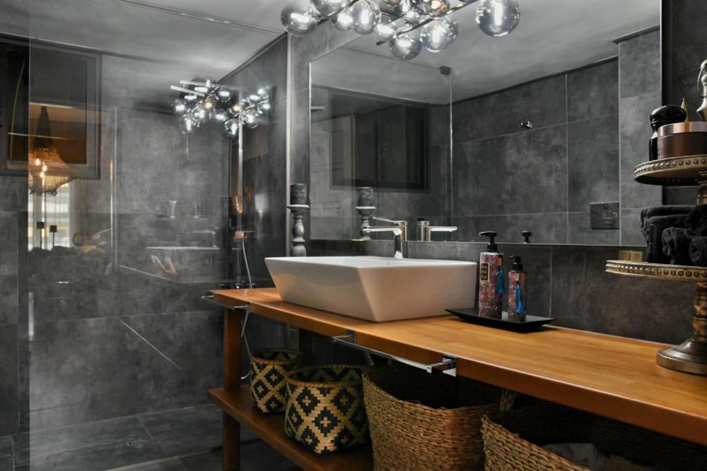 Pepromeno Luxury Apartment In The City Center 칼라마타 외부 사진